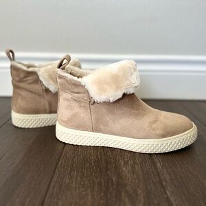 Aerosoles Tan Suede Ankle Boots with Fur Lining